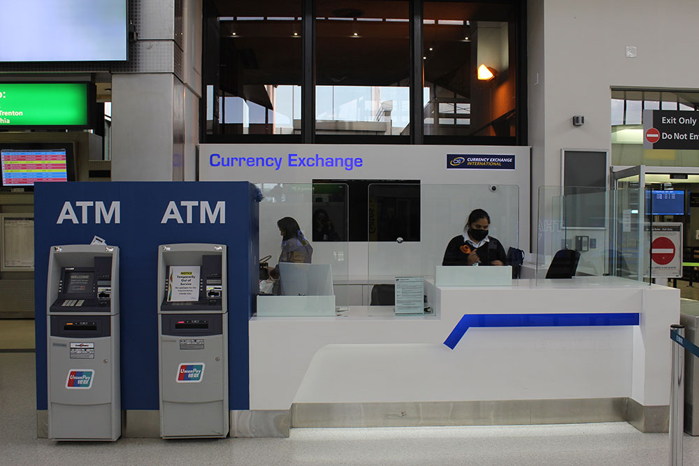 What&rsquo;s Open at Terminal B : Newark Terminal B